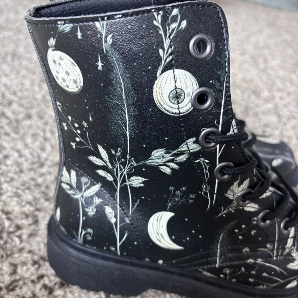 Rogue + Wolf  Twilight Garden Boot Vegan Leather Doc-Style Black Girls Size 4.5 - Picture 6 of 14